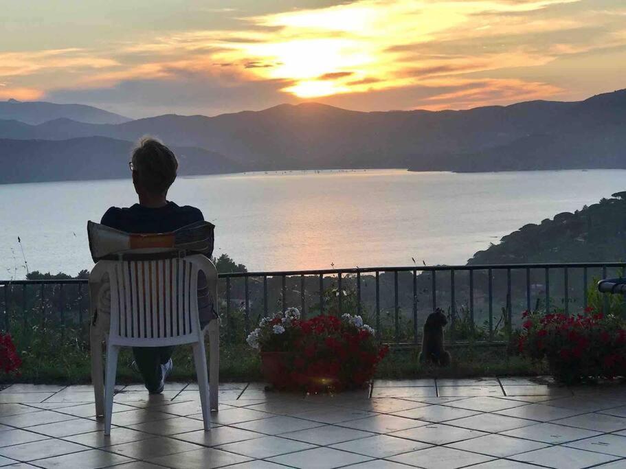 Villa Mit Whirlpool Und Phantastischer Aussicht Capoliveri  Dış mekan fotoğraf